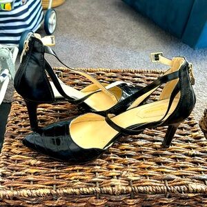 Liz Claiborne like new heels black